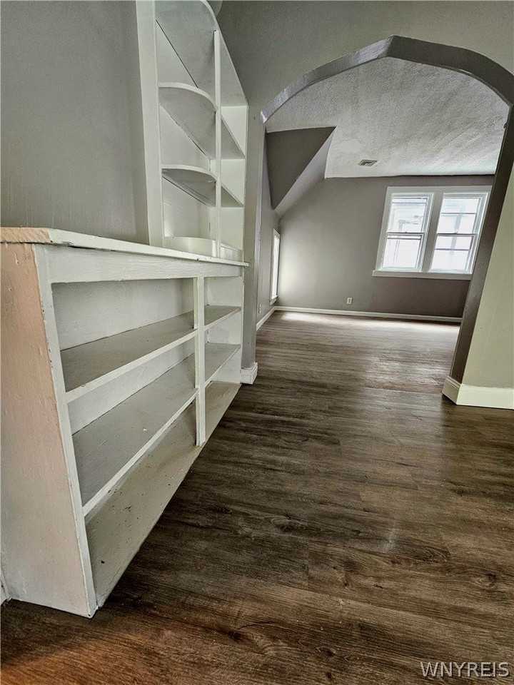 102 17th St - Photo 4 of 9