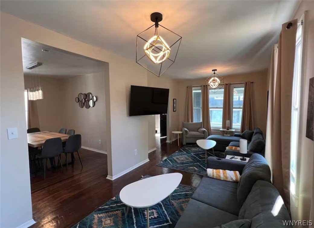 484 Grant St - Photo 4 of 14
