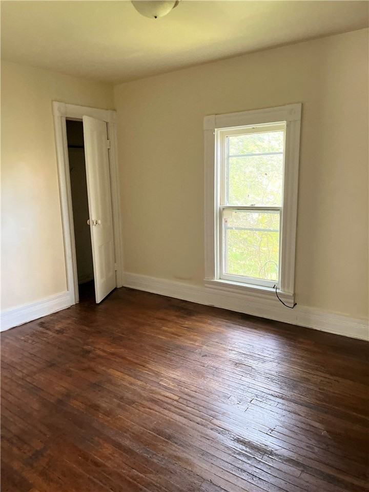304 Euclid Ave - Photo 4 of 14