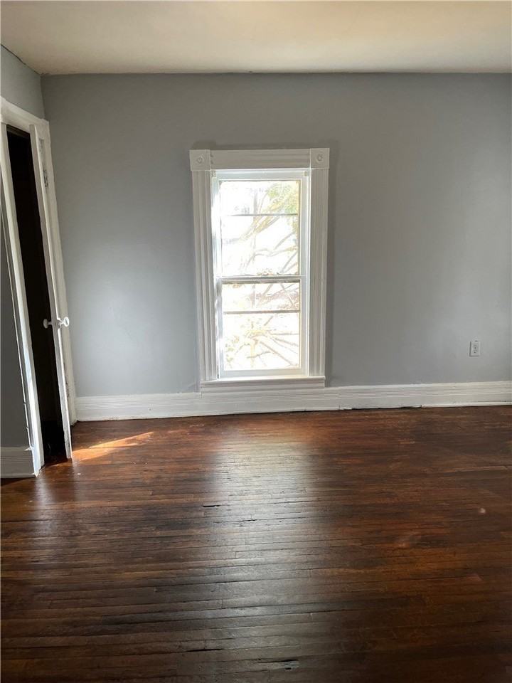304 Euclid Ave - Photo 7 of 14