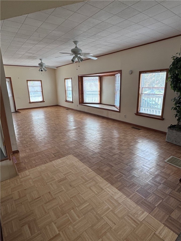 193 Main St - Photo 6 of 14