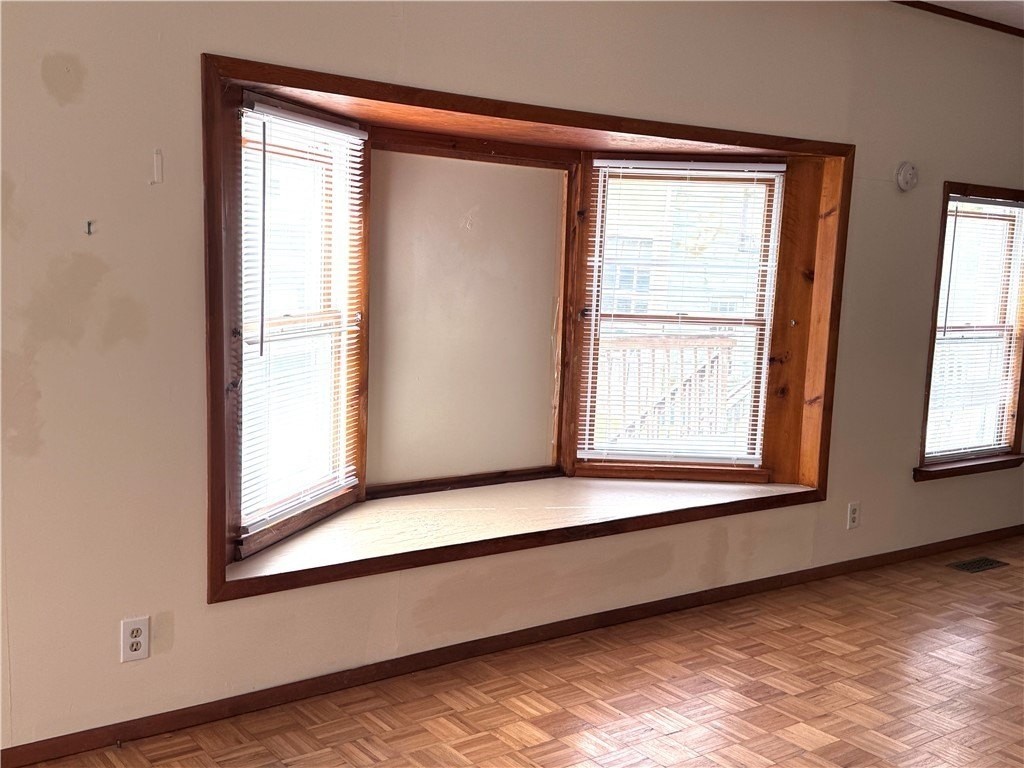193 Main St - Photo 7 of 14