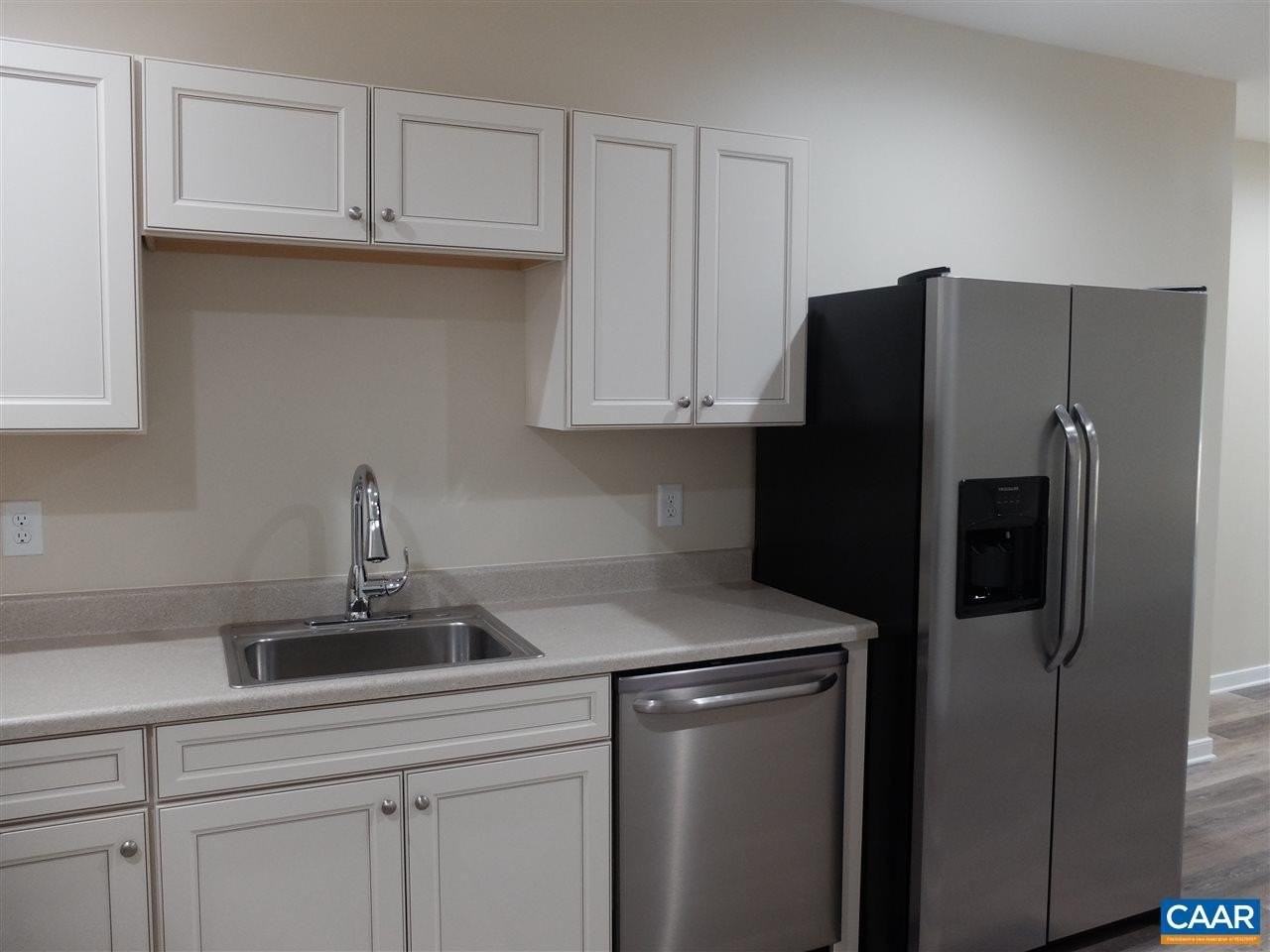 3520 Montgomery Ln - Photo 2 of 10