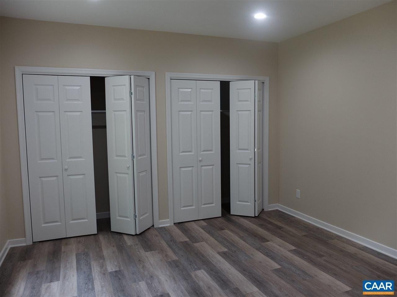 3520 Montgomery Ln - Photo 5 of 10