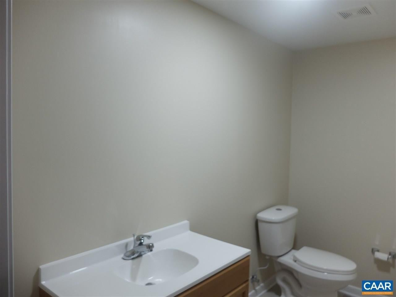 3520 Montgomery Ln - Photo 6 of 10