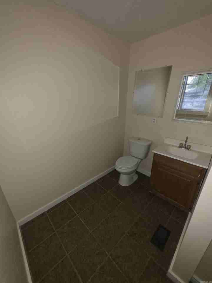 16910 Arch St - Photo 7 of 8