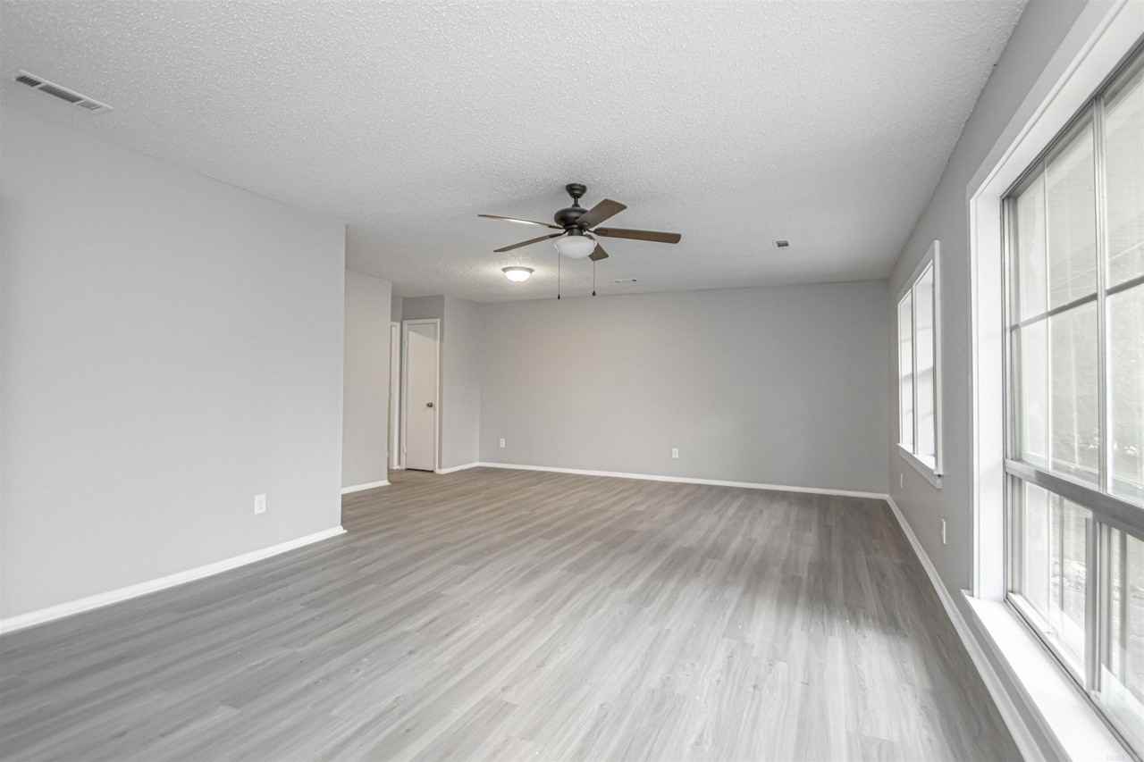 2932 Lakeside Dr - Photo 6 of 43