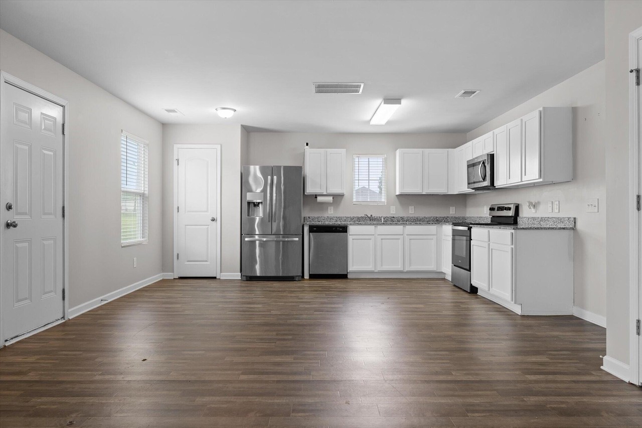 324 Middleton Ct - Photo 5 of 29