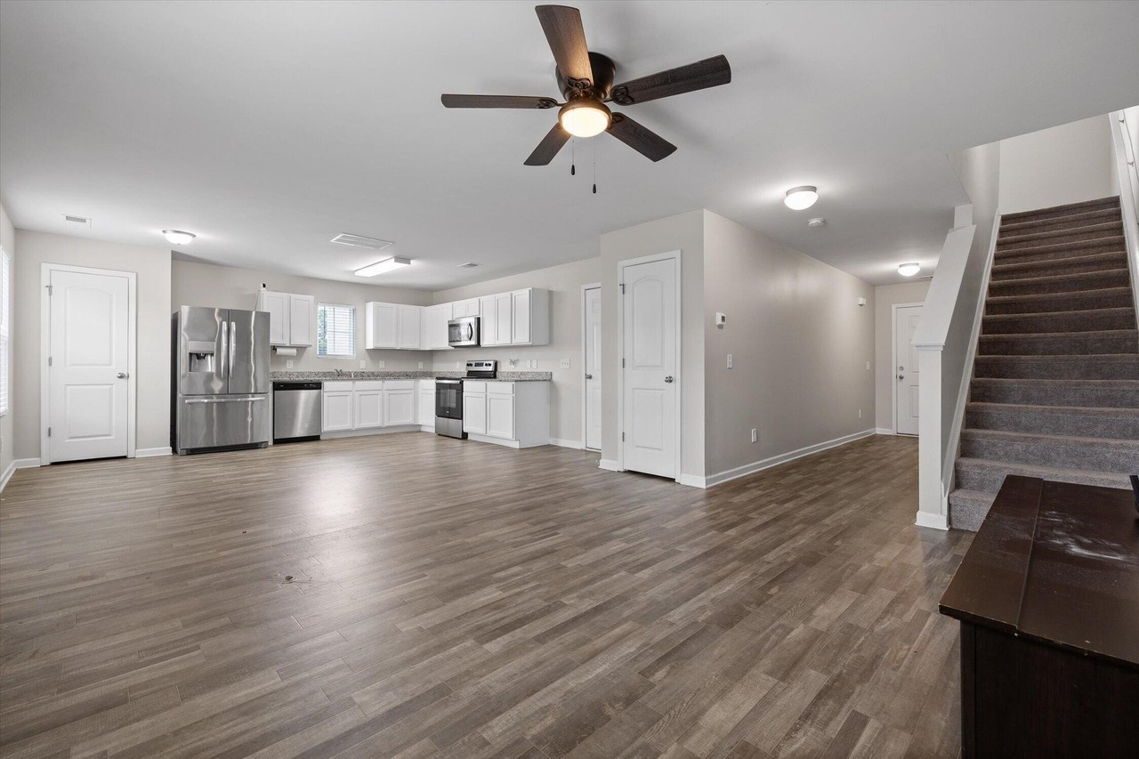 324 Middleton Ct - Photo 6 of 29
