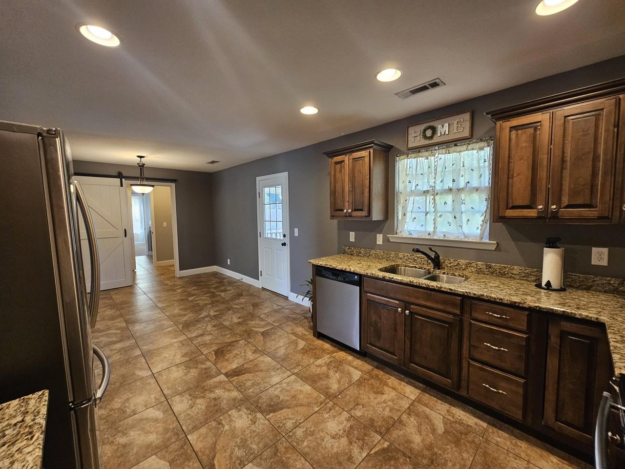 187 Willowbrook Dr - Photo 4 of 32