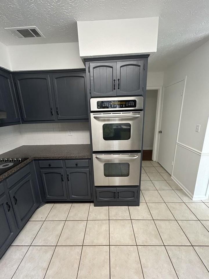 3232 College Dr - Photo 6 of 12