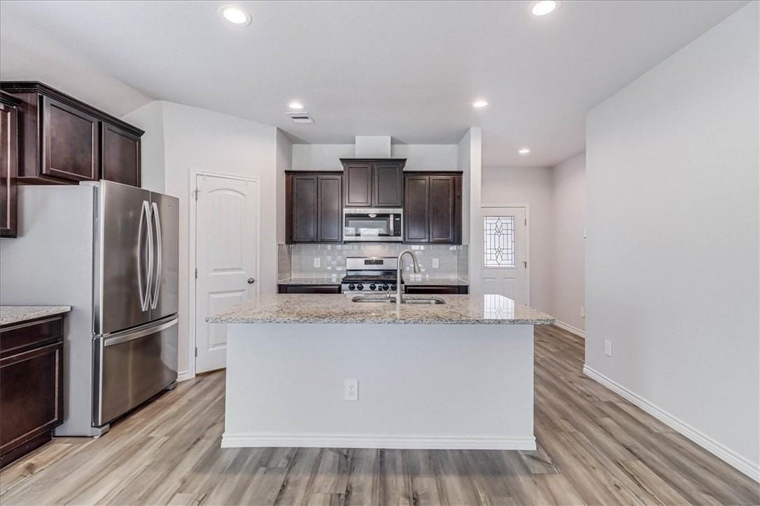 1262 Breebry Dr - Photo 3 of 40