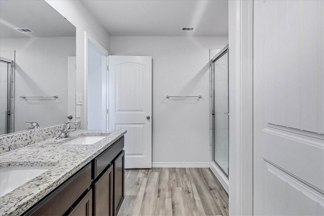 1262 Breebry Dr - Photo 4 of 40