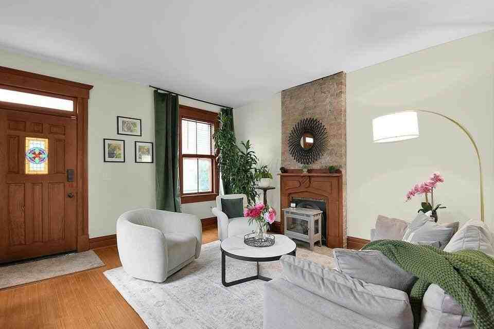 44 E Prescott St - Photo 6 of 24