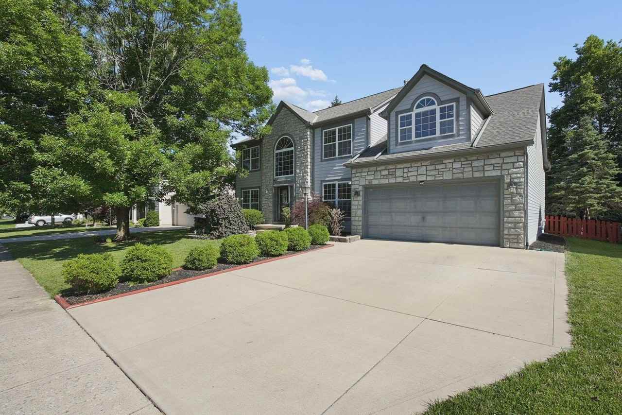 6657 Springview Dr - Photo 2 of 50