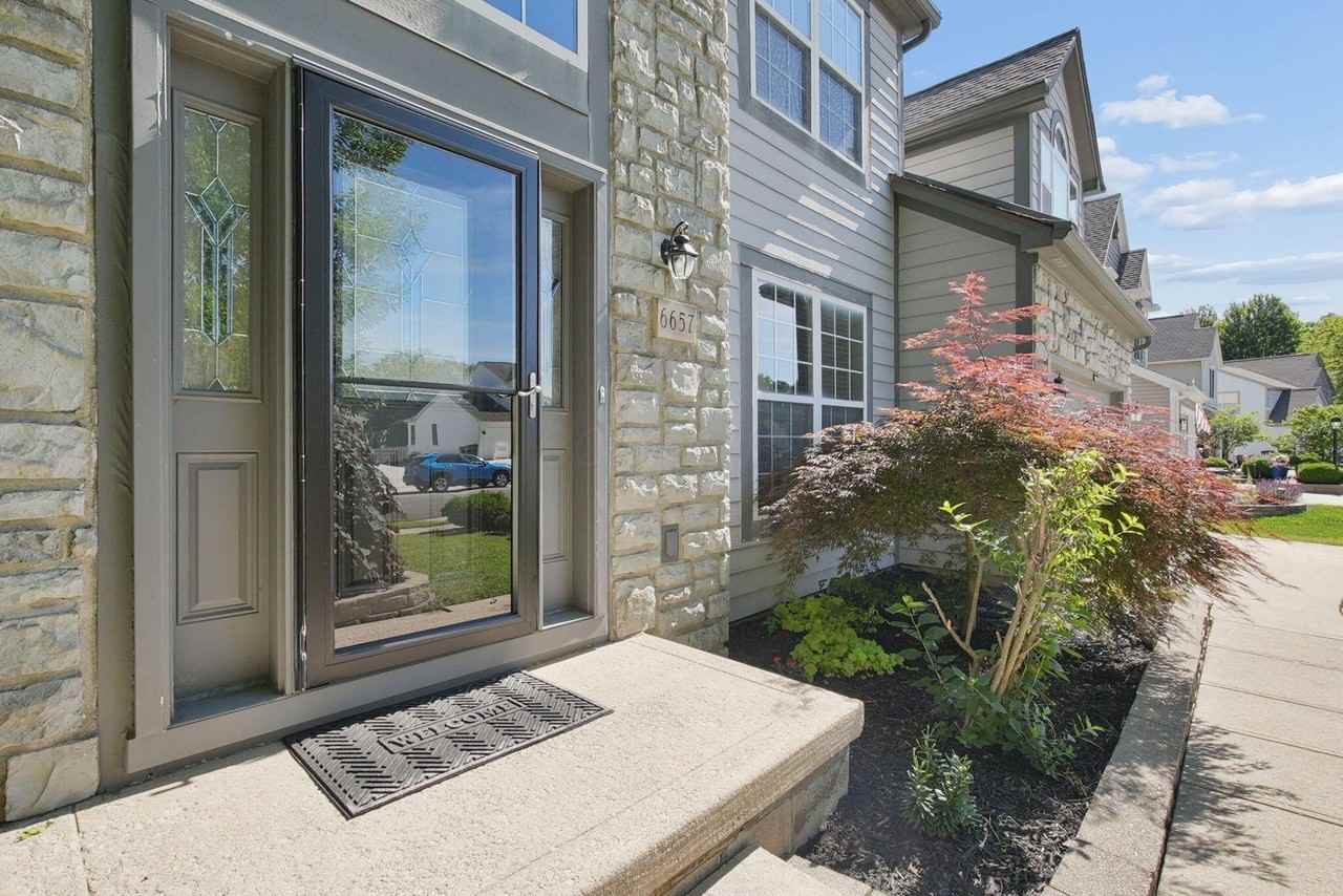 6657 Springview Dr - Photo 6 of 50