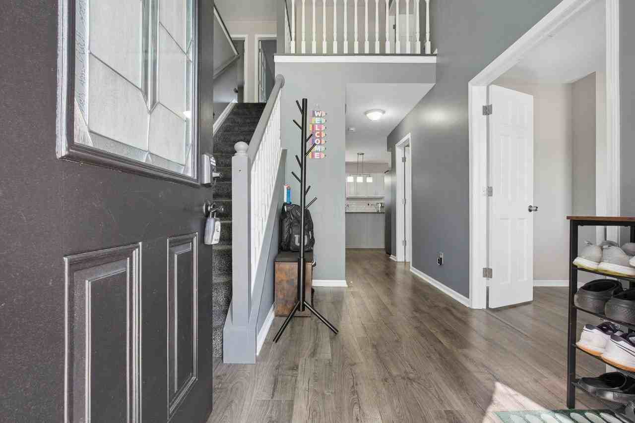 6657 Springview Dr - Photo 7 of 50