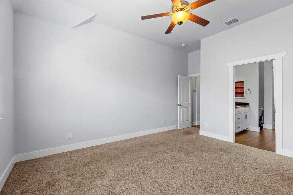 211 Winston Dr - Photo 5 of 15