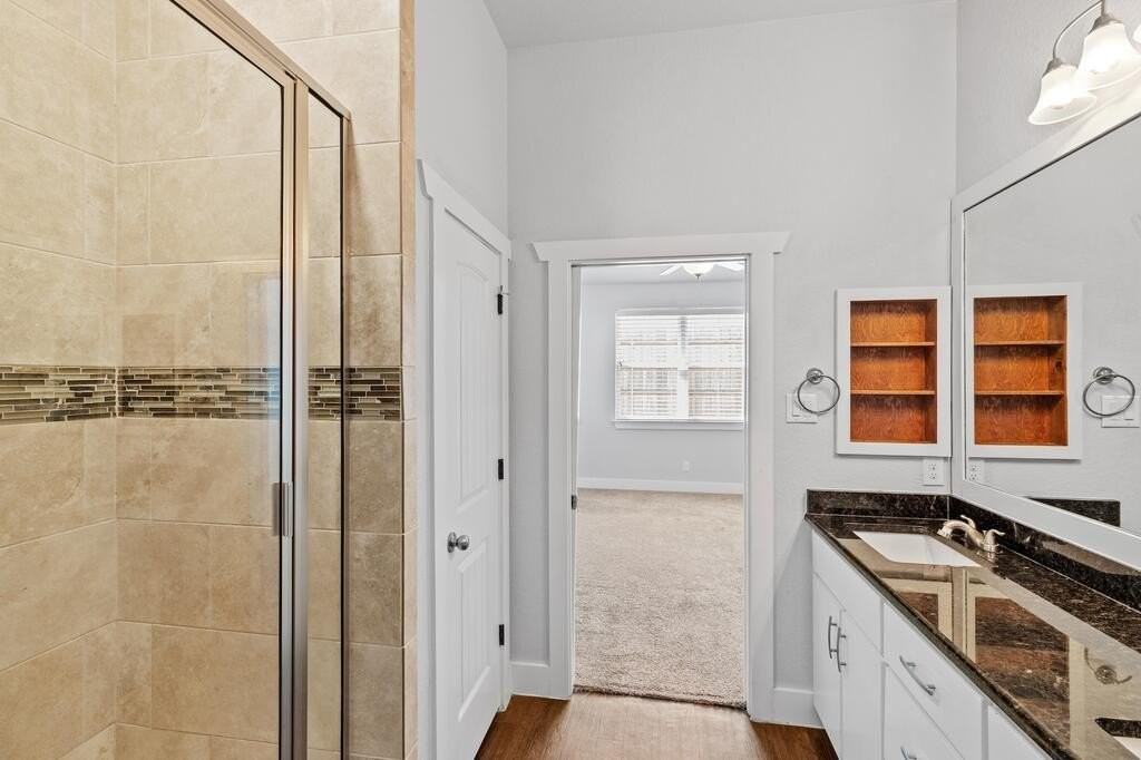 211 Winston Dr - Photo 6 of 15
