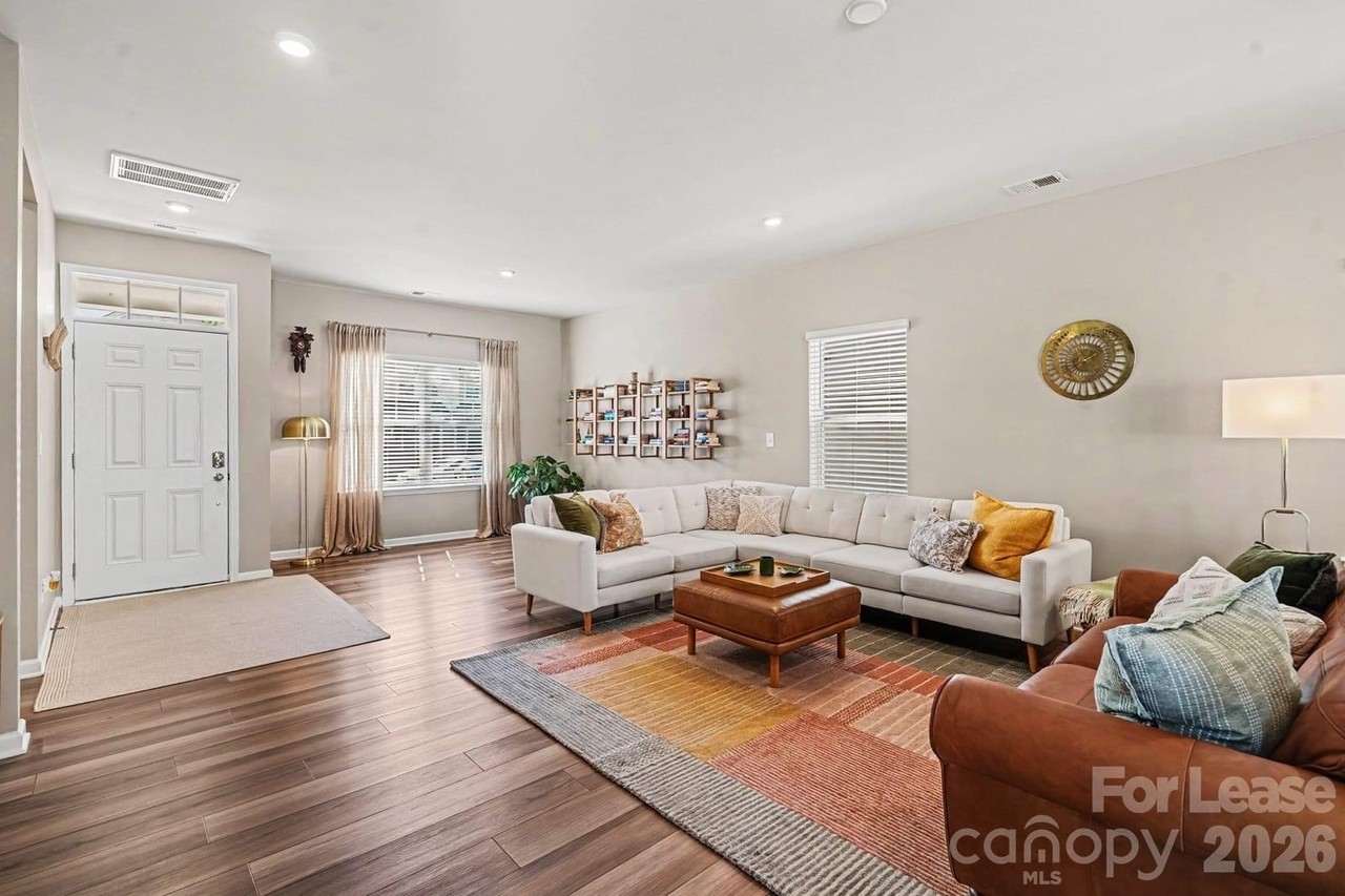 9002 Ramsford Ct - Photo 4 of 30