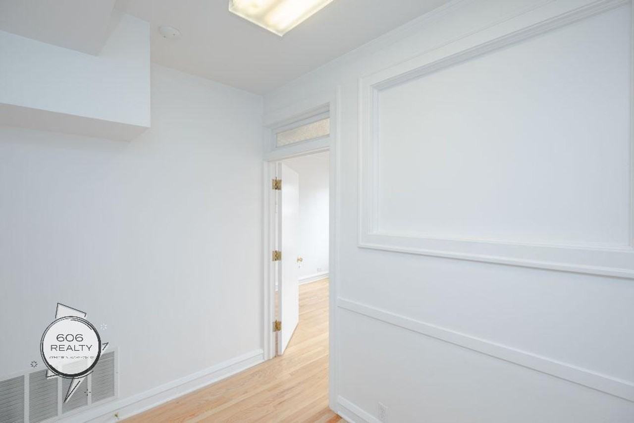 9453 S Ashland Ave #14 - Photo 7 of 8