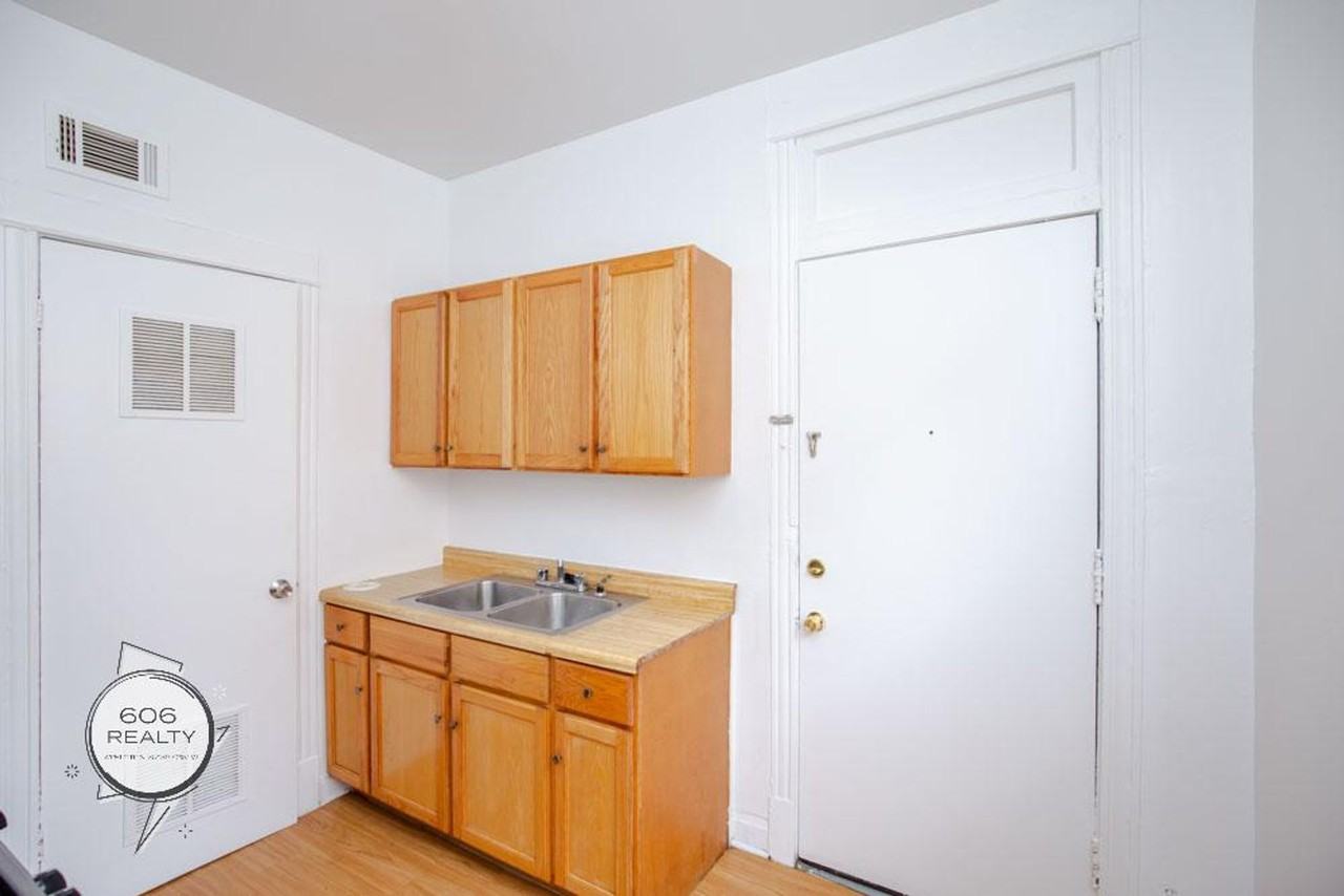 6254 S Western Ave #3I - Photo 3 of 16