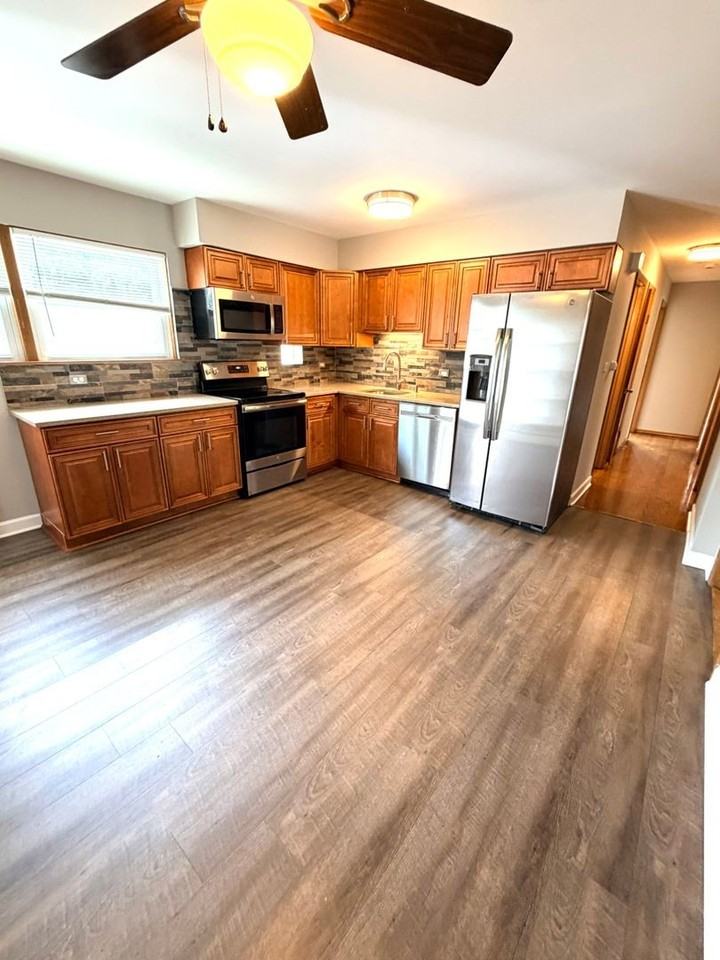 9 Scotdale Rd #4 - Photo 3 of 17