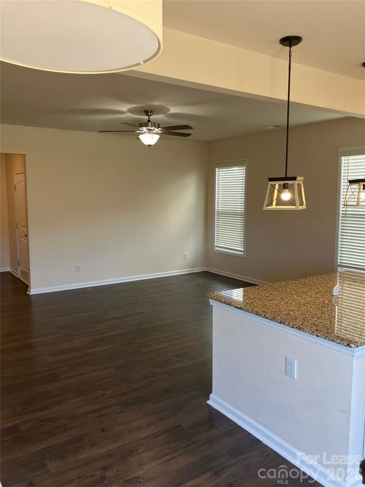 8145 Sheffield Dr - Photo 5 of 16