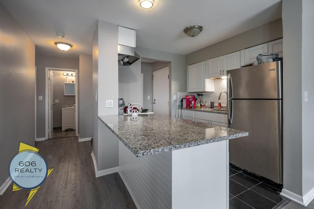 2300 N Harlem Ave #601 - Photo 6 of 12