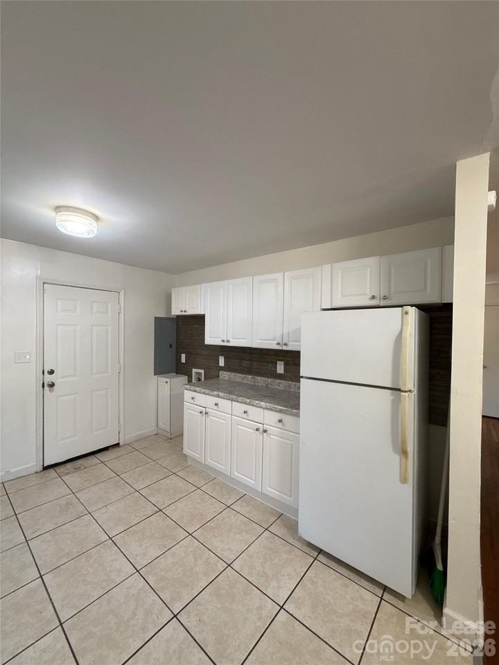 5135 Grapevine Dr - Photo 7 of 14