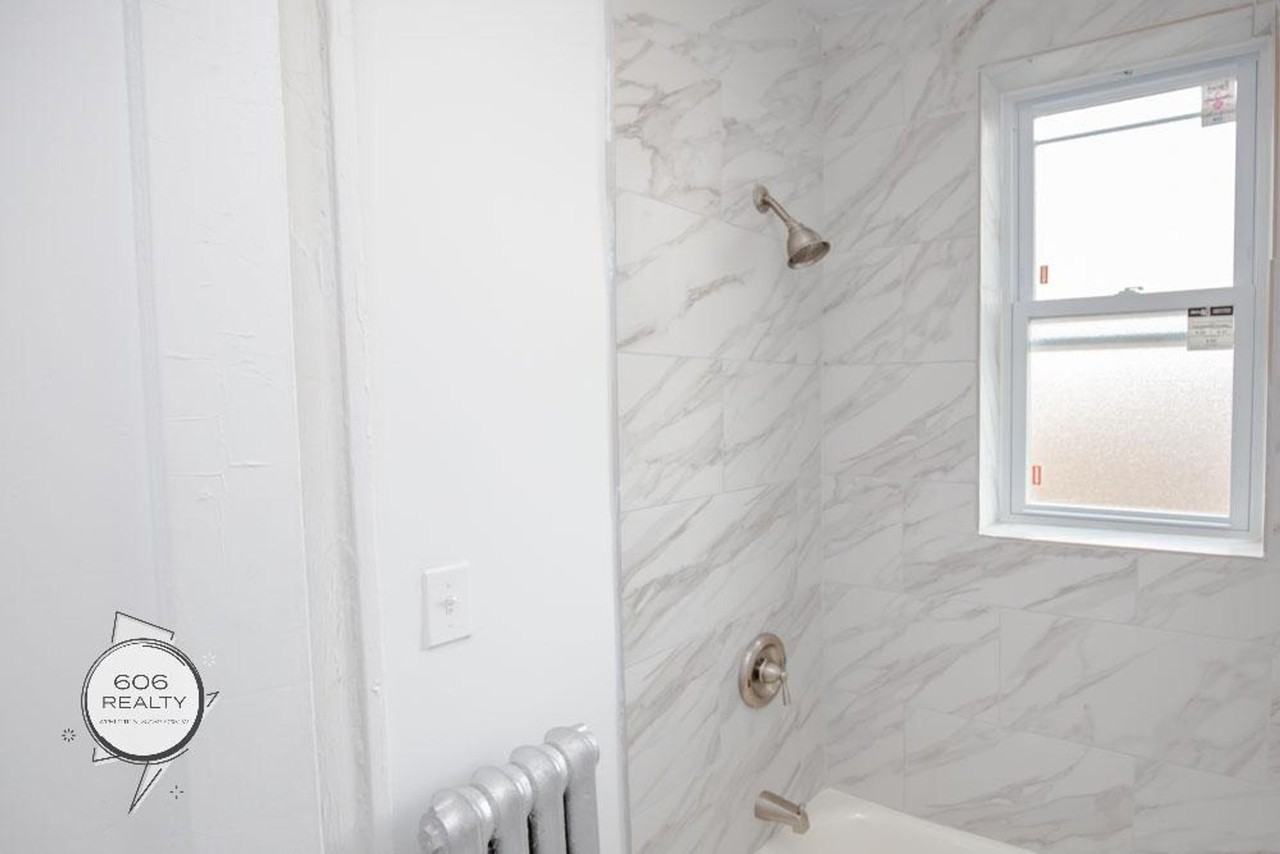 5011 W Cermak Rd #14 - Photo 6 of 7