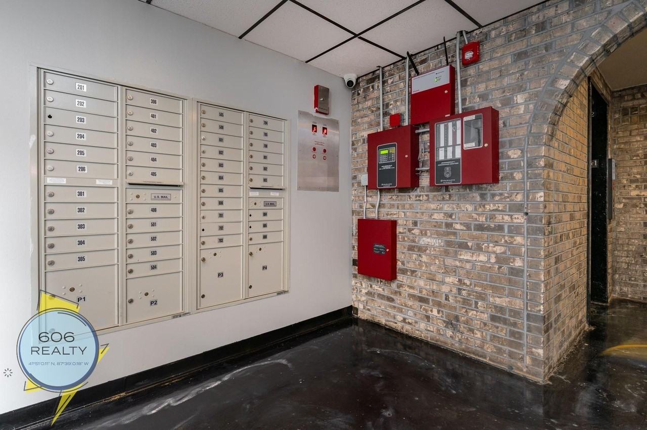 2300 N Harlem Ave #304 - Photo 3 of 12