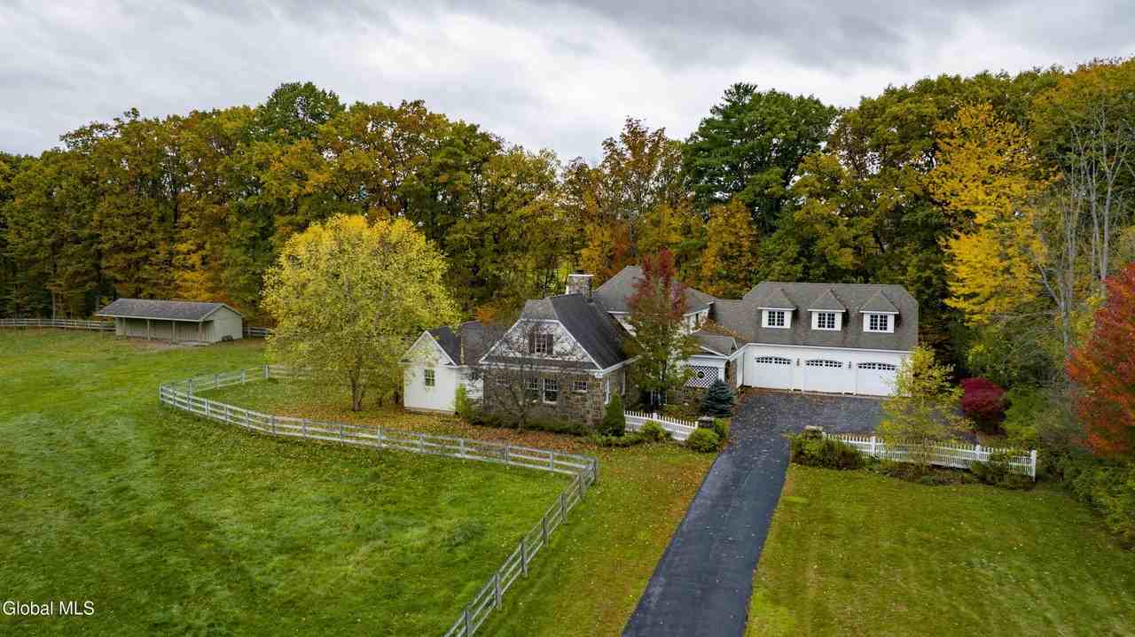 15 Saratoga Farm Rd - Photo 3 of 50