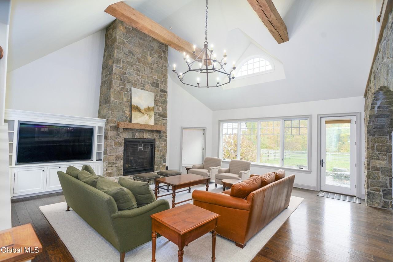 15 Saratoga Farm Rd - Photo 4 of 50