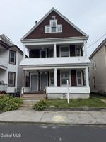 featured image of 82 Robinson St #1