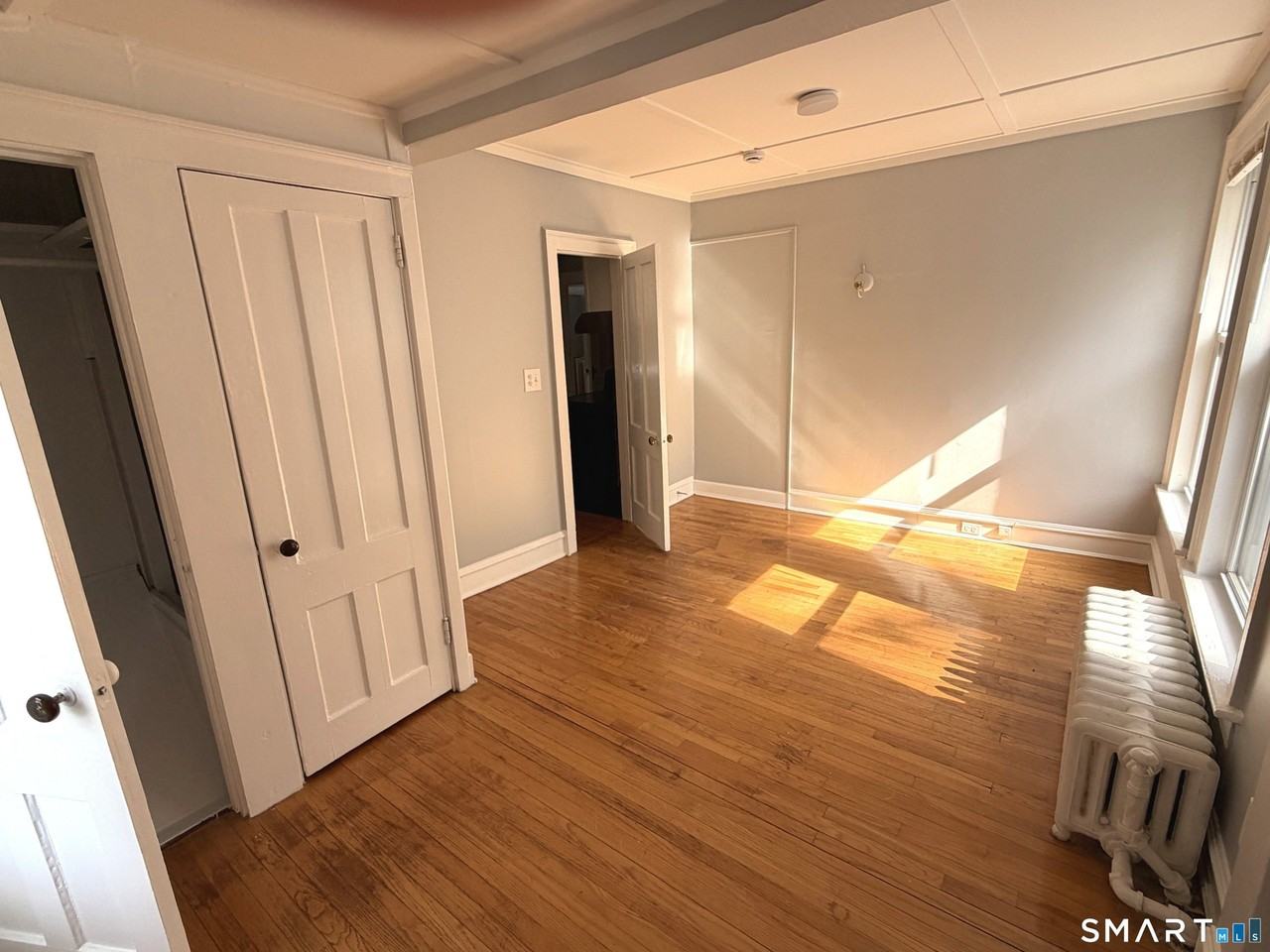 129 Quaker Ln S #2ndFL - Photo 4 of 13