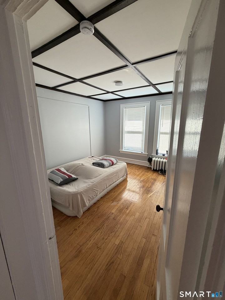 129 Quaker Ln S #2ndFL - Photo 7 of 13