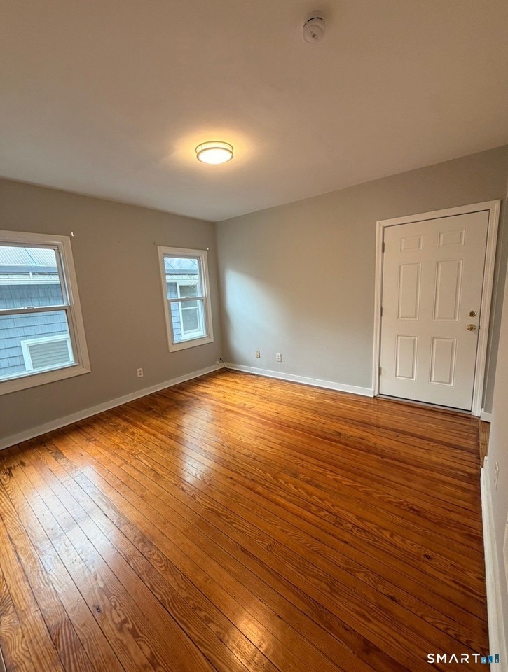 118 Union Ave #2 - Photo 4 of 6