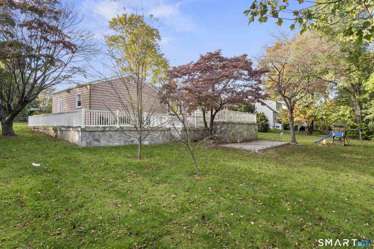 32 Poplar St - Photo 2 of 36