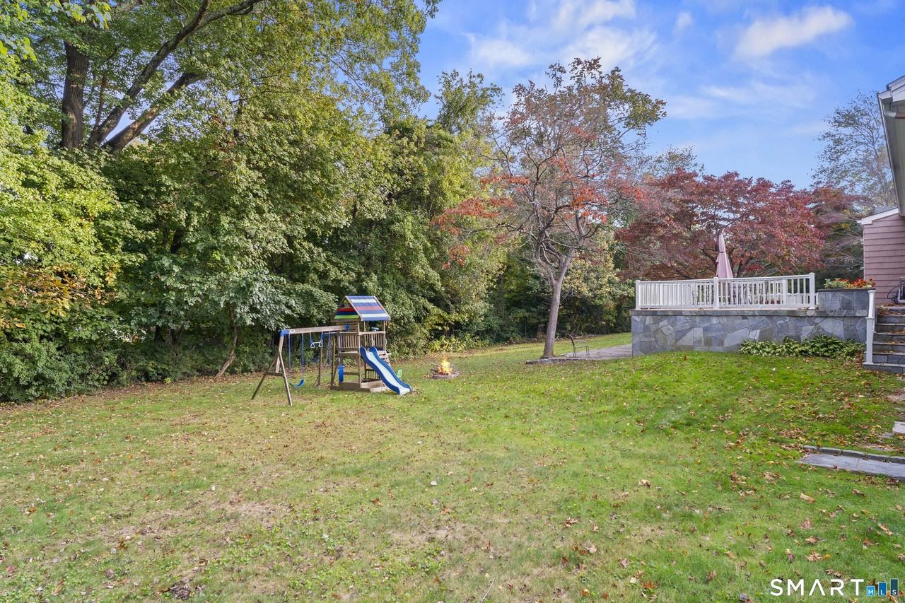 32 Poplar St - Photo 3 of 36