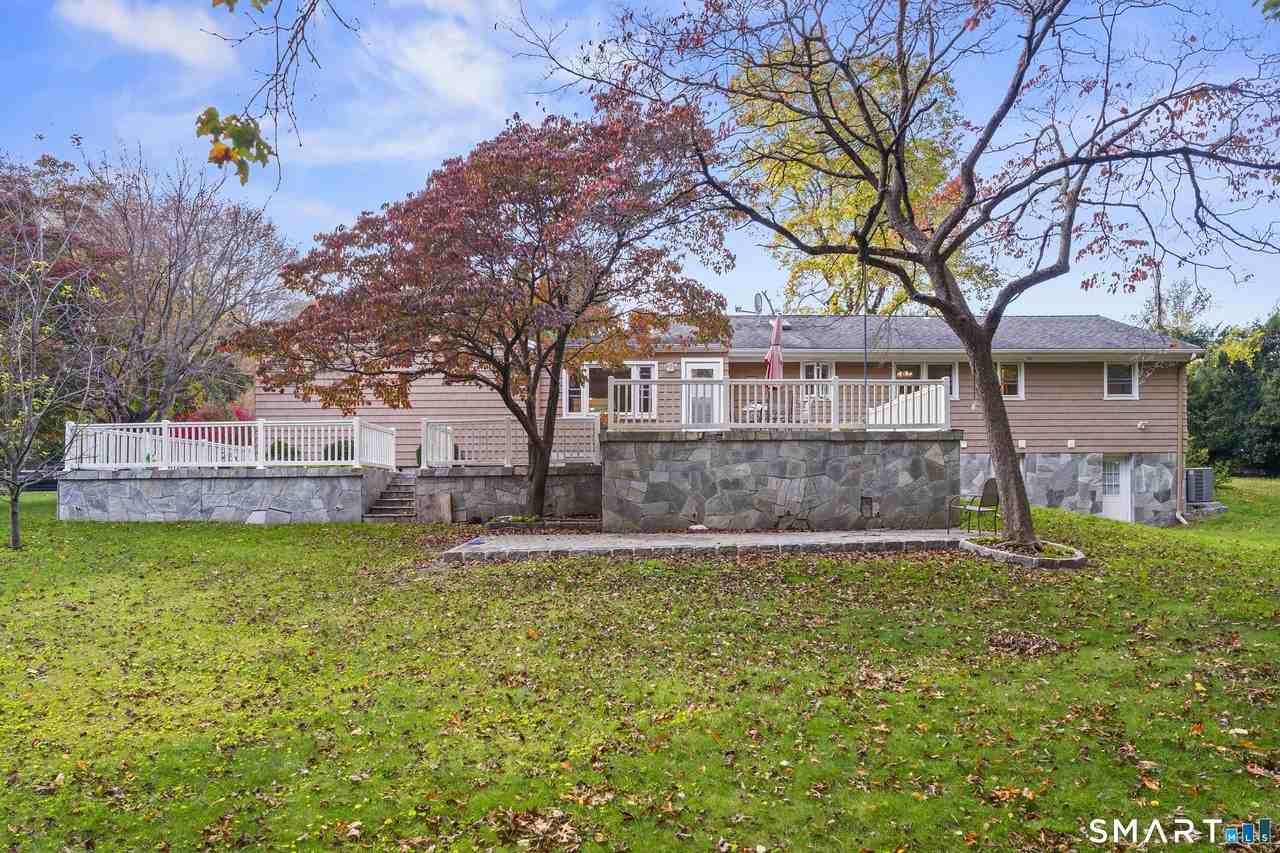 32 Poplar St - Photo 4 of 36