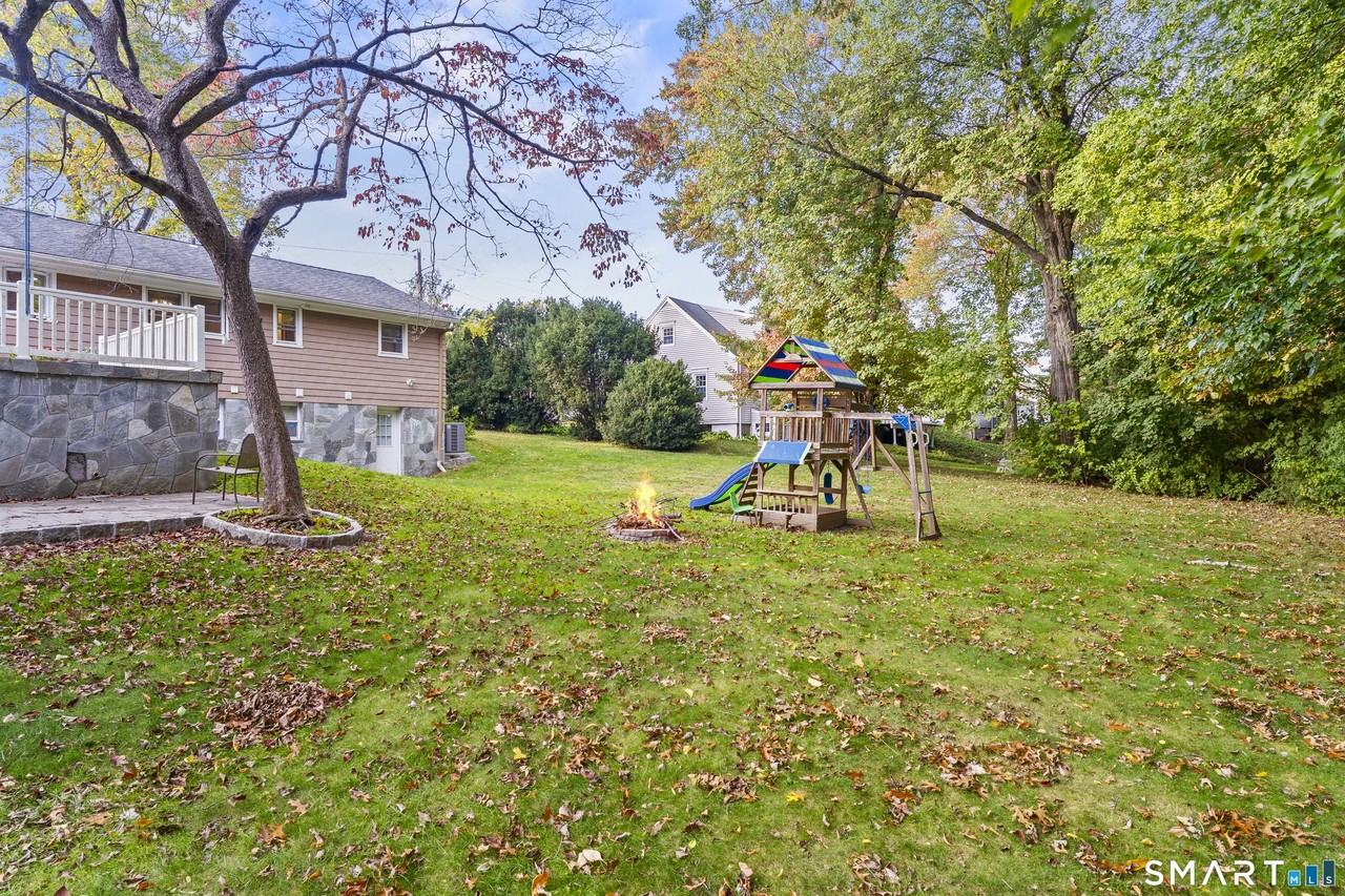 32 Poplar St - Photo 5 of 36
