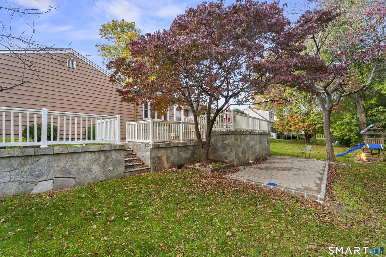 32 Poplar St - Photo 6 of 36