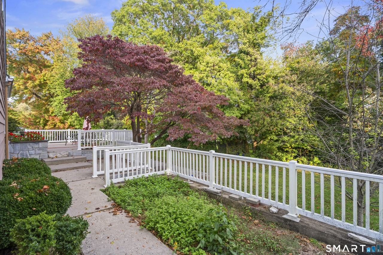 32 Poplar St - Photo 7 of 36