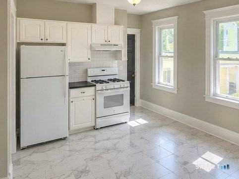 39 Maplewood Ave - Photo 4 of 7