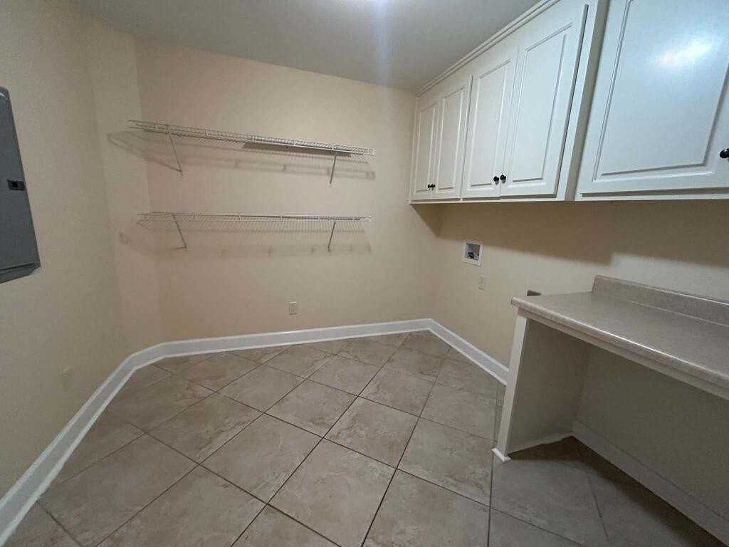 221 Princeton Dr - Photo 5 of 17