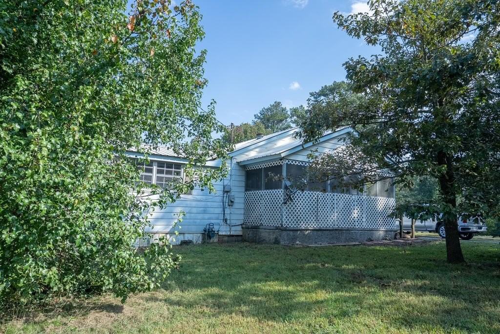 151 Valley Point Dr Se - Photo 2 of 14