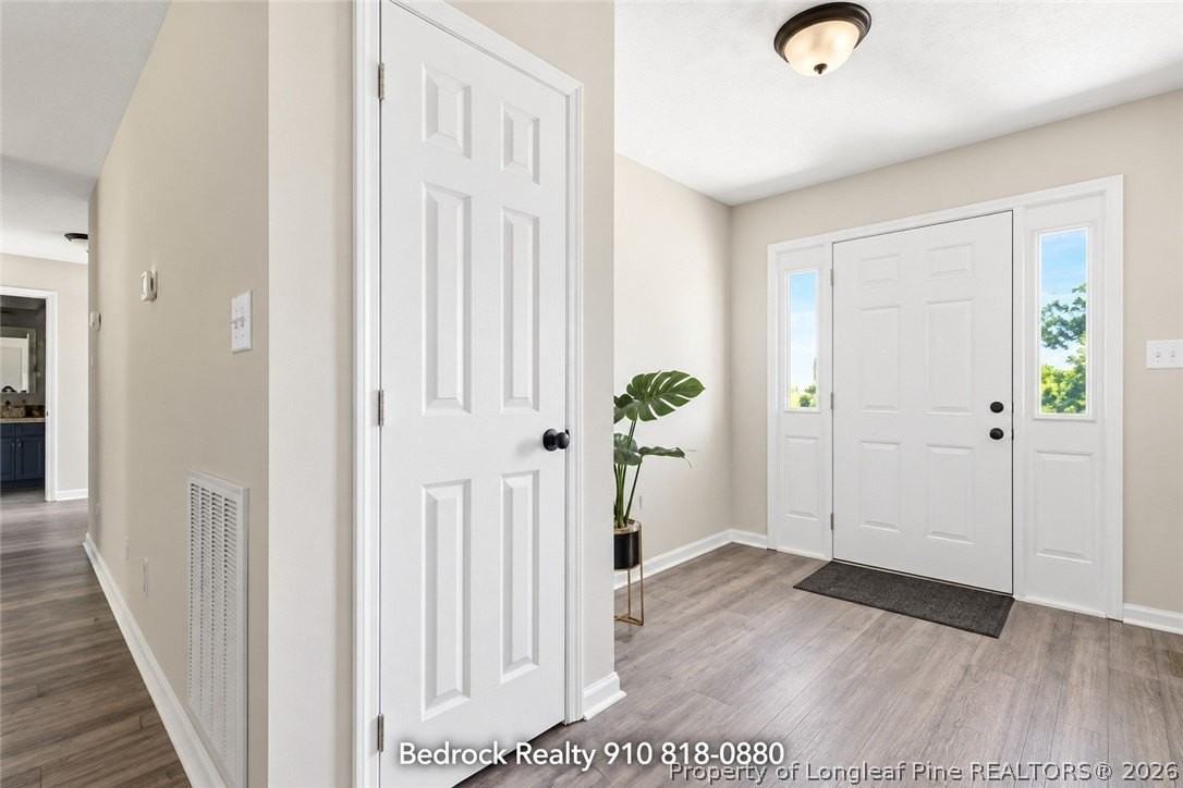 2926 Coachway Dr - Photo 4 of 20