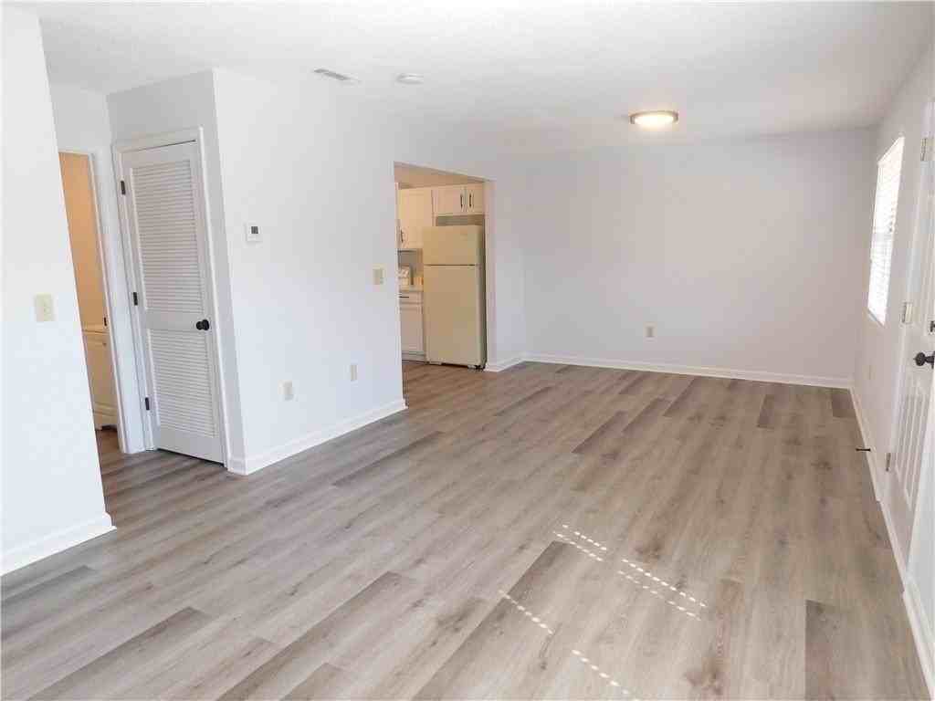 31 Rock Garden Pl Apt P - Photo 3 of 16