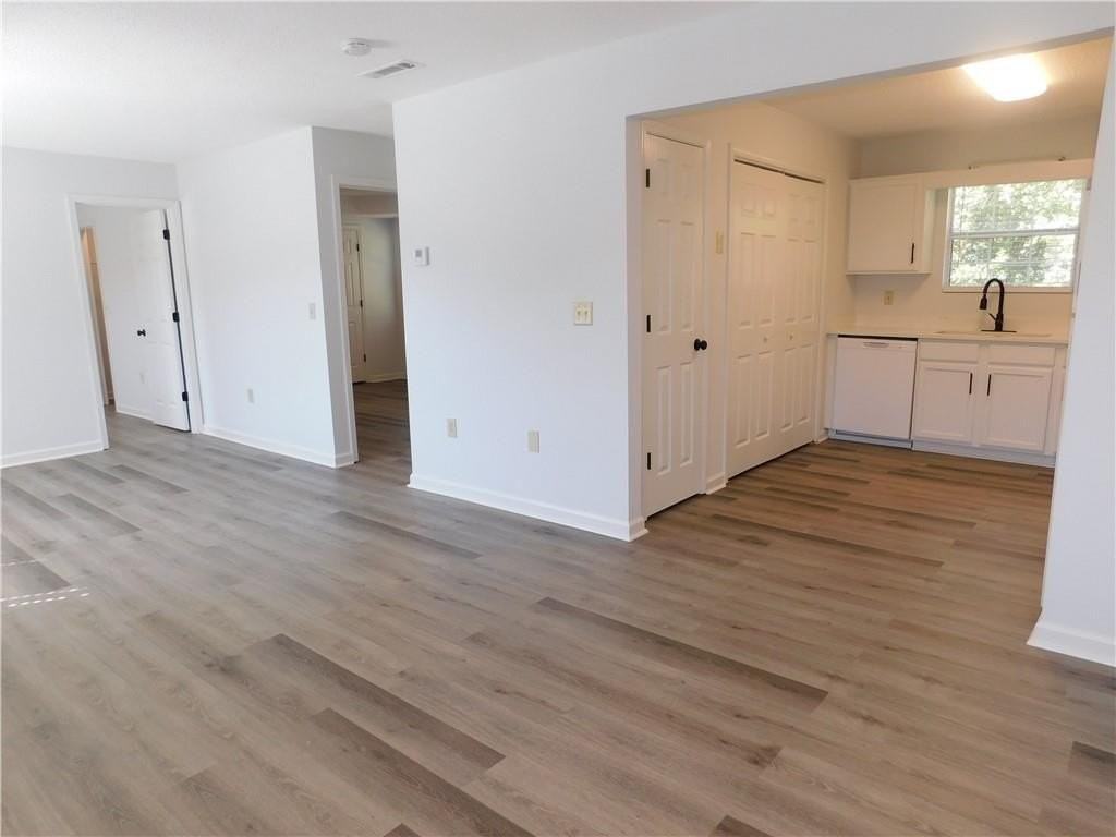 31 Rock Garden Pl Apt P - Photo 4 of 16